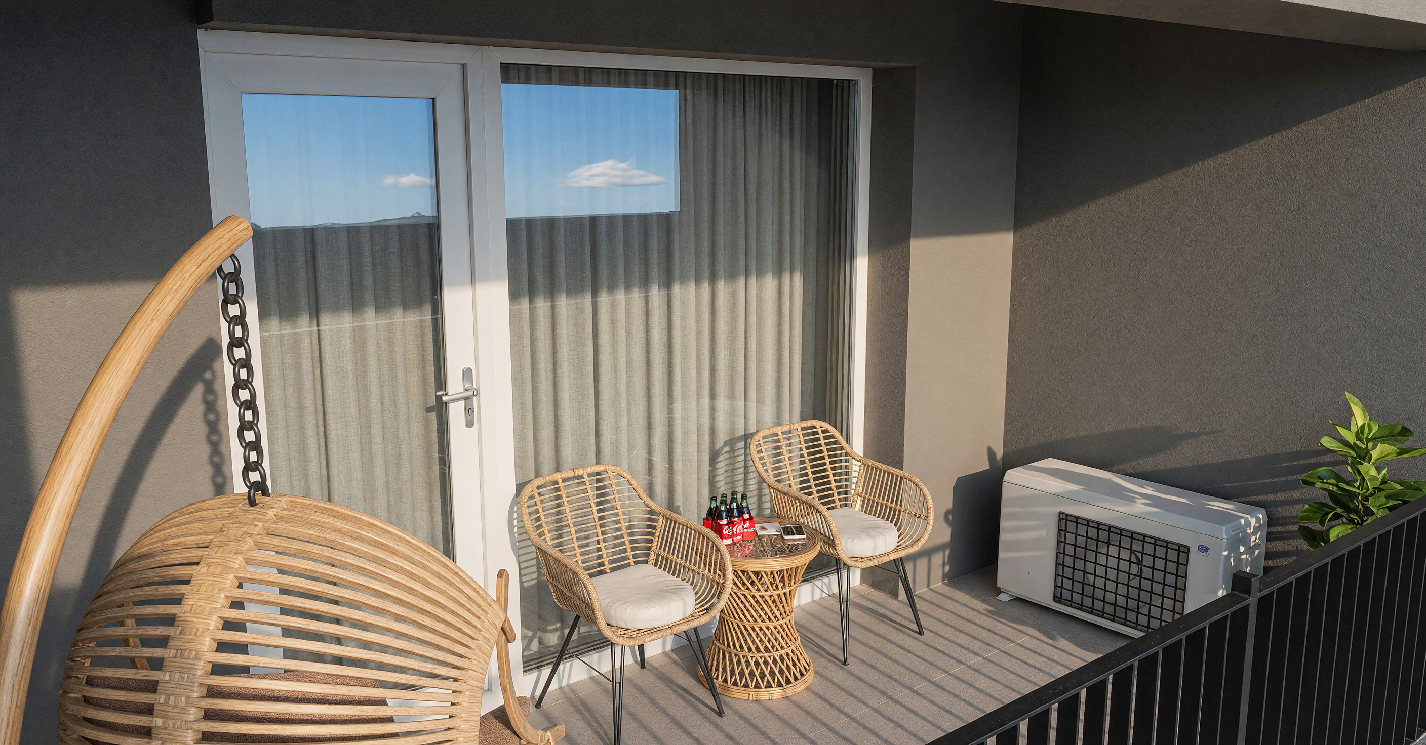 Logie — Apartament cu open space și nișă de dormit