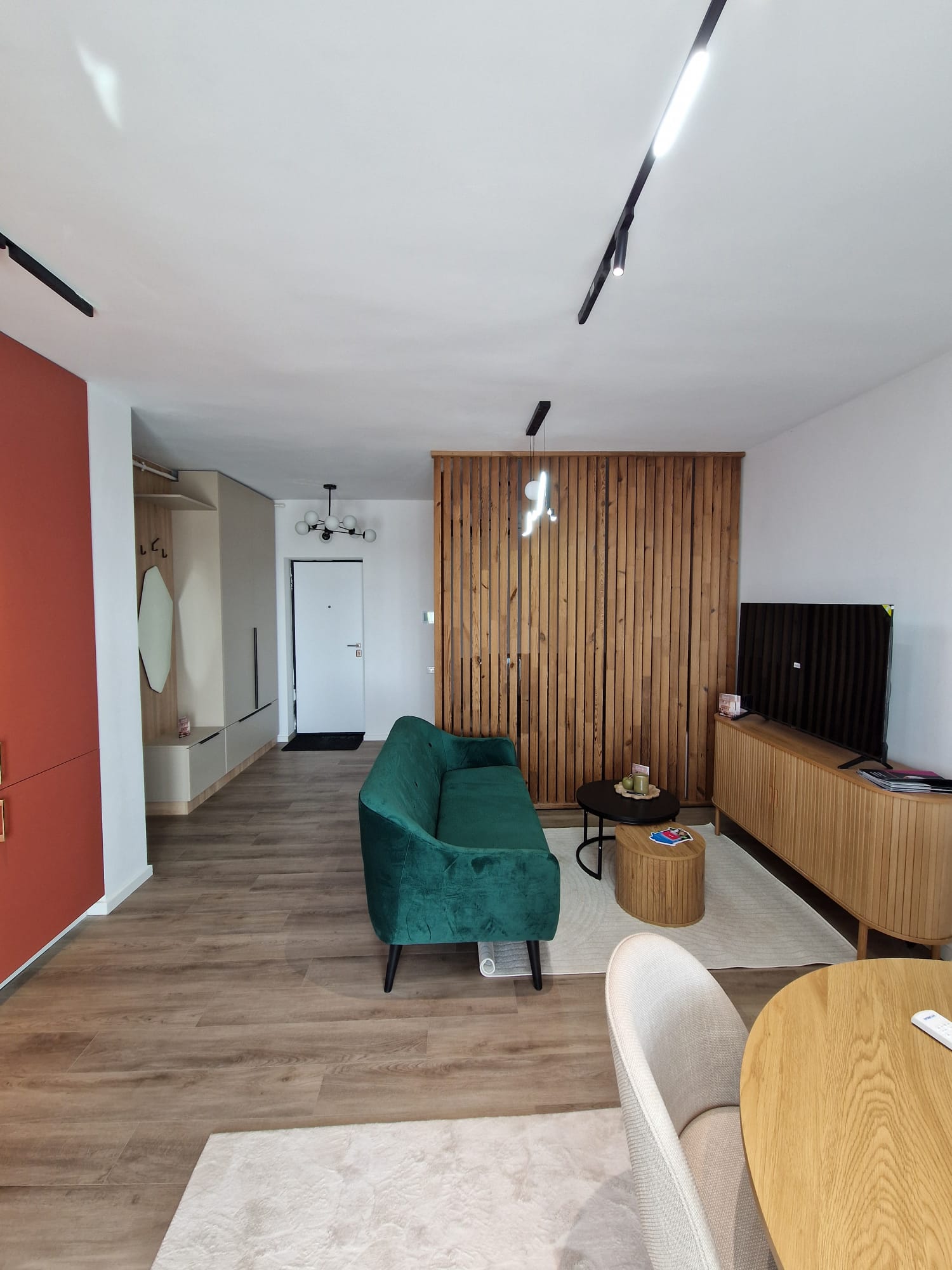După — Apartament cu open space și nișă de dormit