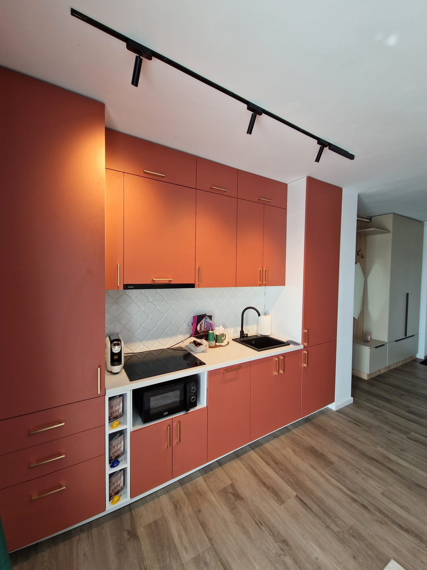 După — Apartament cu open space și nișă de dormit