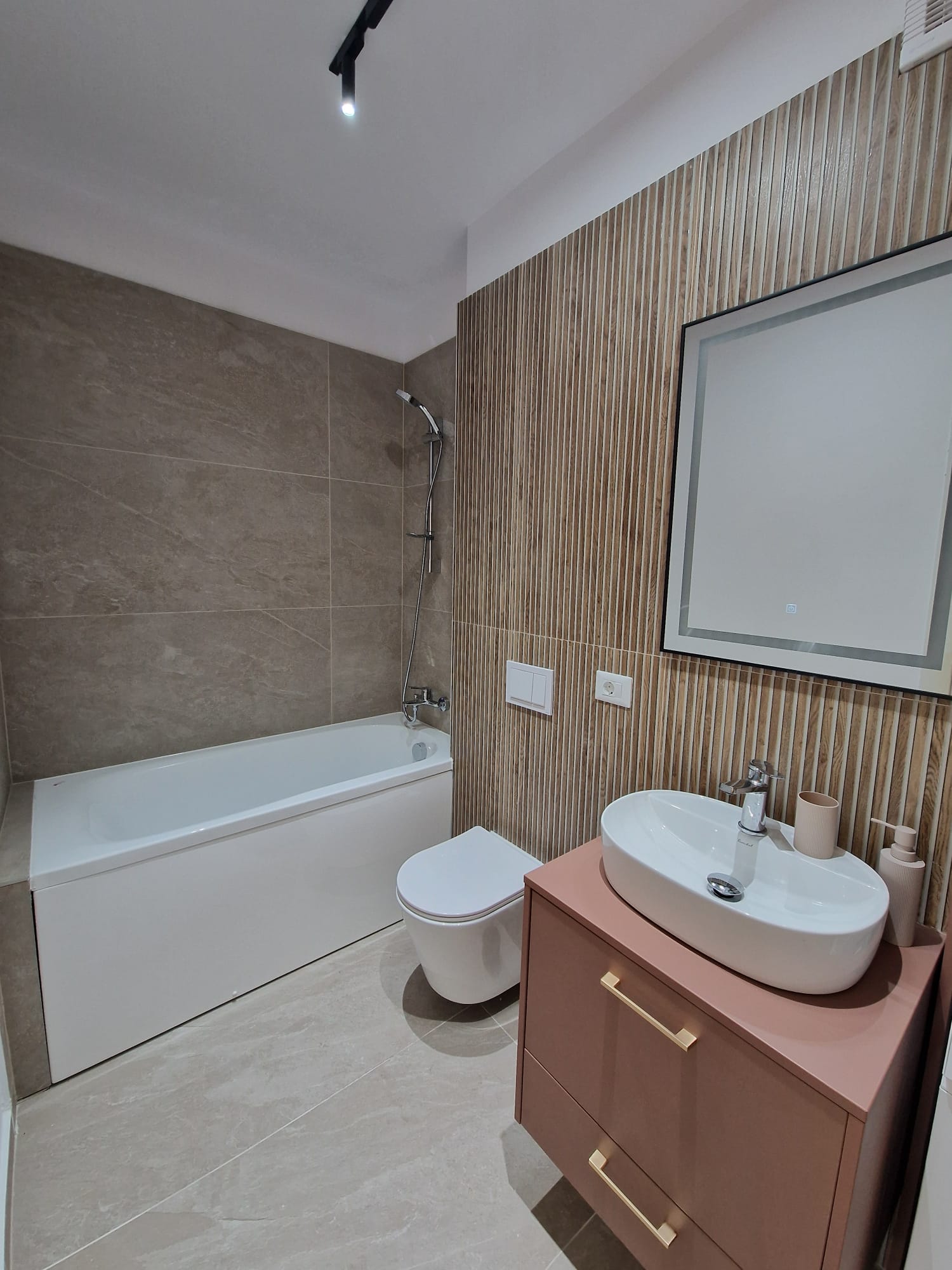 După — Apartament cu open space și nișă de dormit