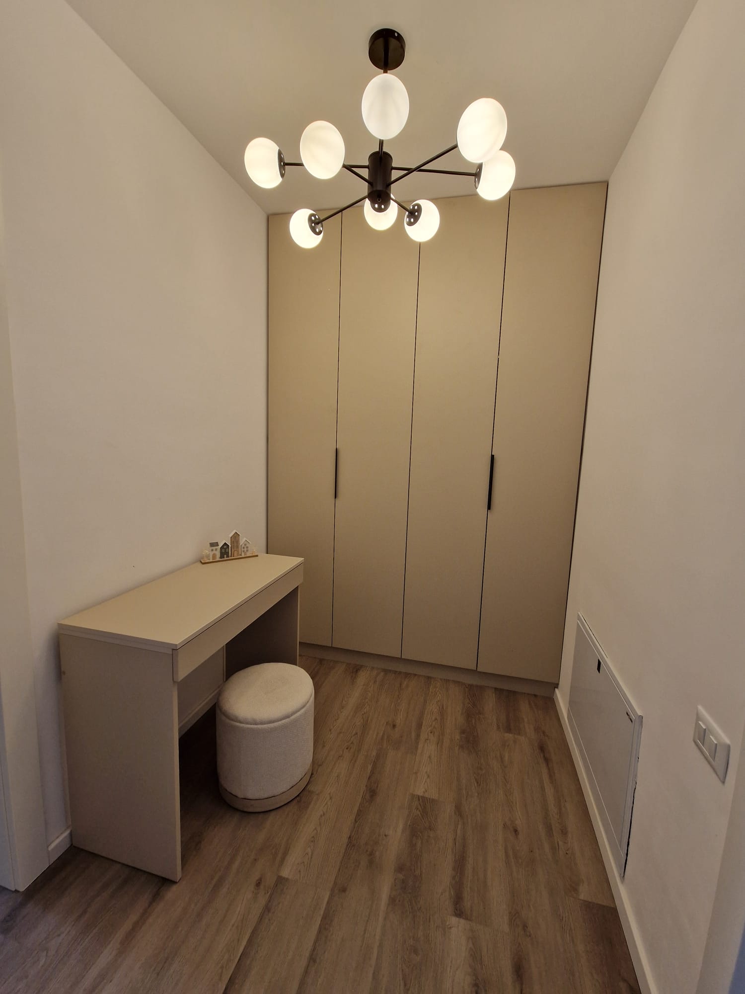 After — Open-Plan Apartment with a Sleeping Nook